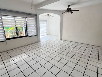 Venta Casa a 2 Cuadras de Av Vicente Guerrero Cuernavaca