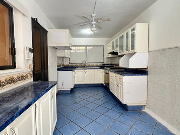 Venta Casa a 2 Cuadras de Av Vicente Guerrero Cuernavaca