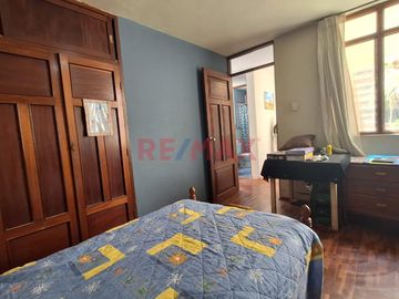 Vendo Casa 348 M2 Urb. Vista Hermosa 2 Cuadras Metro Ov Larco