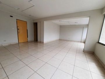 - ¡OFICINA EN VENTA EN EL CORAZÓN DE BARRANCO! ¡Ubicación Privilegiada y Acceso Fácil!