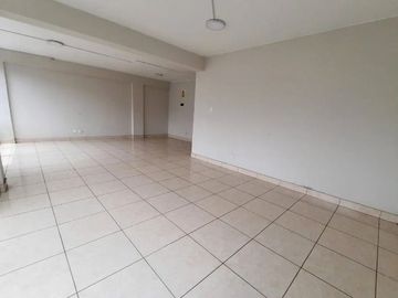 - ¡OFICINA EN VENTA EN EL CORAZÓN DE BARRANCO! ¡Ubicación Privilegiada y Acceso Fácil!