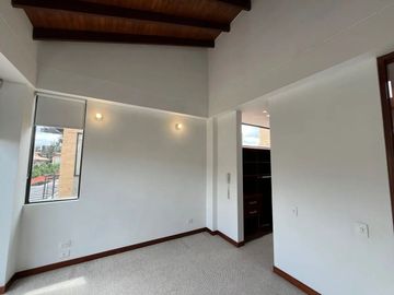 ARRIENDO CASA CONJUNTO BOSQUE MADERO, CAJICA – CUNDINAMARCA.