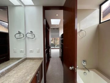 ARRIENDO CASA CONJUNTO BOSQUE MADERO, CAJICA – CUNDINAMARCA.