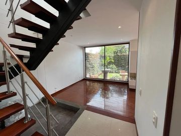 ARRIENDO CASA CONJUNTO BOSQUE MADERO, CAJICA – CUNDINAMARCA.