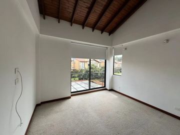 ARRIENDO CASA CONJUNTO BOSQUE MADERO, CAJICA – CUNDINAMARCA.