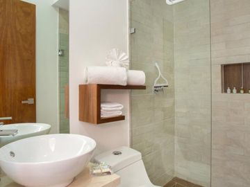 ESTUDIO EN VENTA CENTRO DE PLAYA DEL CARMEN, A 5 CUADRAS DE LA 5TA AV