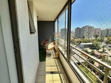 Depto. De 3 D, 2 B Con Vista Despejada, Macul, Stgo.