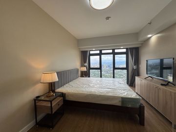 RUSH SALE Penthouse Unit in The Sandstone at Portico