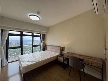 RUSH SALE Penthouse Unit in The Sandstone at Portico
