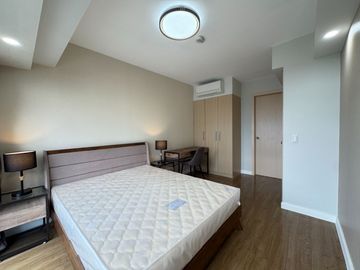 RUSH SALE Penthouse Unit in The Sandstone at Portico
