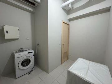 RUSH SALE Penthouse Unit in The Sandstone at Portico