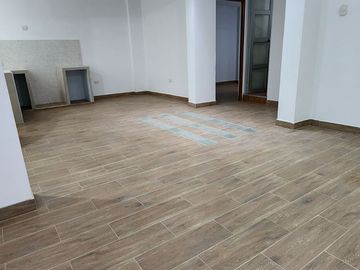 VENTA DE DEPARTAMENTO EN LARRY JHONSON EN CAJAMARCA 2DO PISO INTERIOR