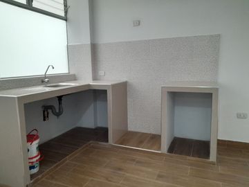 VENTA DE DEPARTAMENTO EN LARRY JHONSON EN CAJAMARCA 2DO PISO INTERIOR
