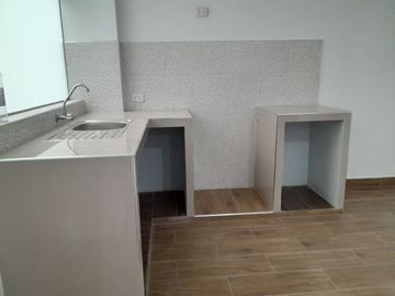 VENTA DE DEPARTAMENTO EN LARRY JHONSON EN CAJAMARCA 2DO PISO INTERIOR