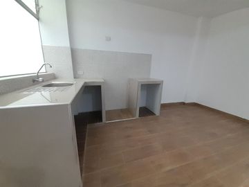 VENTA DE DEPARTAMENTO EN LARRY JHONSON EN CAJAMARCA 2DO PISO INTERIOR
