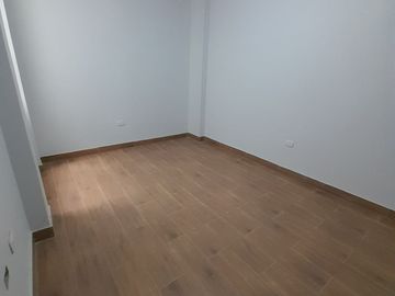 VENTA DE DEPARTAMENTO EN LARRY JHONSON EN CAJAMARCA 2DO PISO INTERIOR