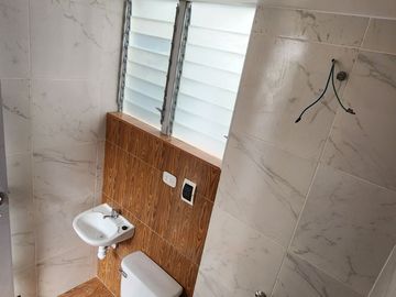 VENTA DE DEPARTAMENTO EN LARRY JHONSON EN CAJAMARCA 2DO PISO INTERIOR