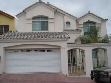 Casa en venta Fracc. Hacienda Agua Caliente, Tijuana, Baja California, Mexico.