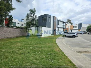 CASA en VENTA en FRACC. PASEO del PARQUE en TRES MARIAS