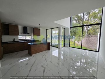 CASA en VENTA en FRACC. PASEO del PARQUE en TRES MARIAS