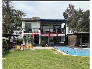 Vendo Hermosa Casa De Campo En Cerro Blanco - Laredo 2000 M2