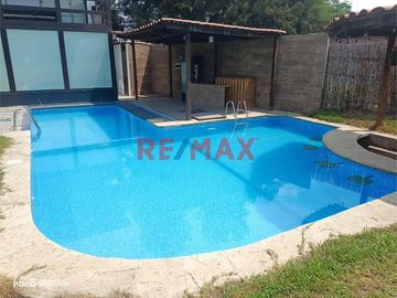 Vendo Hermosa Casa De Campo En Cerro Blanco - Laredo 2000 M2