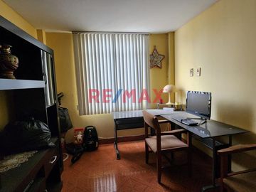 Venta De Amplio Departamento En Urb. Santa Teresa De Ávila – 133M² | $63,000