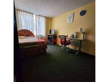 Venta De Amplio Departamento En Urb. Santa Teresa De Ávila – 133M² | $63,000