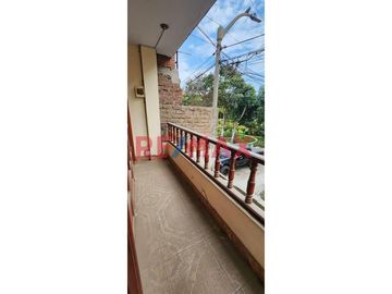 Venta De Amplio Departamento En Urb. Santa Teresa De Ávila – 133M² | $63,000