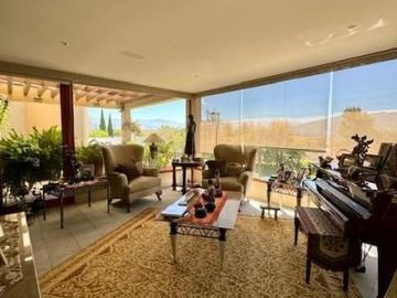 Elegante casa de Venta Rancho San Francisco.  1067 m² de Terreno y 455 m² Construccion