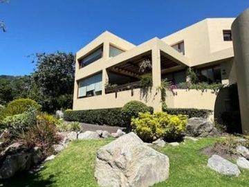 Elegante casa de Venta Rancho San Francisco.  1067 m² de Terreno y 455 m² Construccion