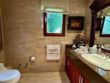 Elegante casa de Venta Rancho San Francisco.  1067 m² de Terreno y 455 m² Construccion