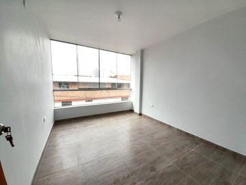 VENTA DE DEPARTAMENTO EN CAJAMARCA LARRY JHONSON 3ER PISO EXTERIOR