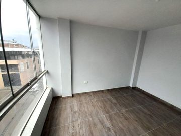 VENTA DE DEPARTAMENTO EN CAJAMARCA LARRY JHONSON 3ER PISO EXTERIOR