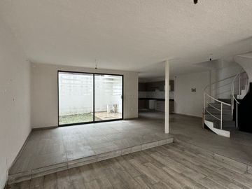 CASA EN VENTA UBICADA EN PRIVADA VILLAS DE NEXTLALPAN, EXCELENTE ZONA, LISTA PARA HABITAR. ¡PRECIO DE OPORTUNIDAD!