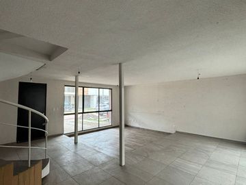 CASA EN VENTA UBICADA EN PRIVADA VILLAS DE NEXTLALPAN, EXCELENTE ZONA, LISTA PARA HABITAR. ¡PRECIO DE OPORTUNIDAD!