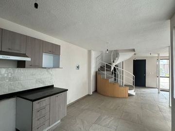 CASA EN VENTA UBICADA EN PRIVADA VILLAS DE NEXTLALPAN, EXCELENTE ZONA, LISTA PARA HABITAR. ¡PRECIO DE OPORTUNIDAD!