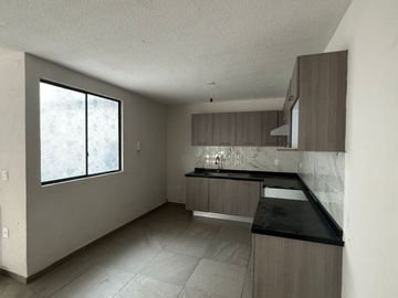CASA EN VENTA UBICADA EN PRIVADA VILLAS DE NEXTLALPAN, EXCELENTE ZONA, LISTA PARA HABITAR. ¡PRECIO DE OPORTUNIDAD!