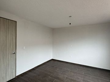 CASA EN VENTA UBICADA EN PRIVADA VILLAS DE NEXTLALPAN, EXCELENTE ZONA, LISTA PARA HABITAR. ¡PRECIO DE OPORTUNIDAD!