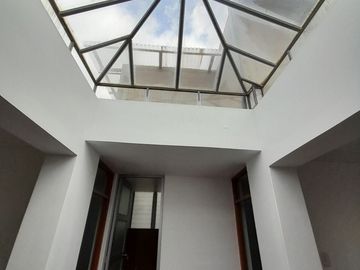 VENTA DE DEPARTAMENTO EN CAJAMARCA LARRY JHONSON 3ER PISO INTERIOR