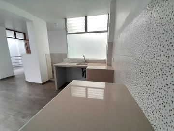 VENTA DE DEPARTAMENTO EN CAJAMARCA LARRY JHONSON 3ER PISO INTERIOR