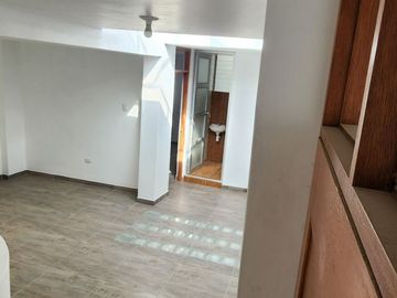VENTA DE DEPARTAMENTO EN CAJAMARCA LARRY JHONSON 3ER PISO INTERIOR