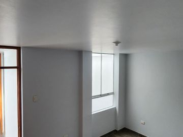 VENTA DE DEPARTAMENTO EN CAJAMARCA LARRY JHONSON 3ER PISO INTERIOR