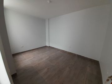 VENTA DE DEPARTAMENTO EN CAJAMARCA LARRY JHONSON 3ER PISO INTERIOR