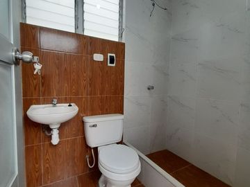 VENTA DE DEPARTAMENTO EN CAJAMARCA LARRY JHONSON 3ER PISO INTERIOR