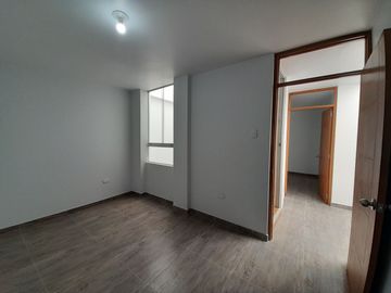 VENTA DE DEPARTAMENTO EN CAJAMARCA LARRY JHONSON 3ER PISO INTERIOR