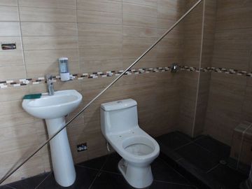 🏢 ¡ATENCIÓN INVERSIONISTAS!  VENTA DE MODERNO EDIFICIO DE 3 PISOS EN LOS OLIVOS 🏢