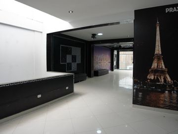 🏢 ¡ATENCIÓN INVERSIONISTAS!  VENTA DE MODERNO EDIFICIO DE 3 PISOS EN LOS OLIVOS 🏢