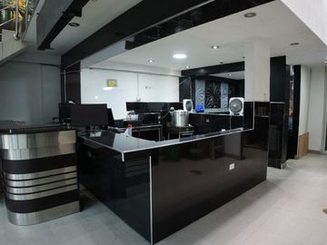 🏢 ¡ATENCIÓN INVERSIONISTAS!  VENTA DE MODERNO EDIFICIO DE 3 PISOS EN LOS OLIVOS 🏢