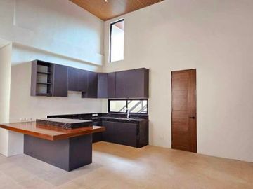 Renovated House and Lot for Sale in BF Homes